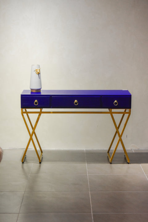 Cross Leg Console